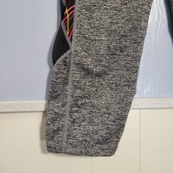 The Original Riva USA Small / Medium Heathered Gray Pull On Capri Leggings - Picture 3 of 8